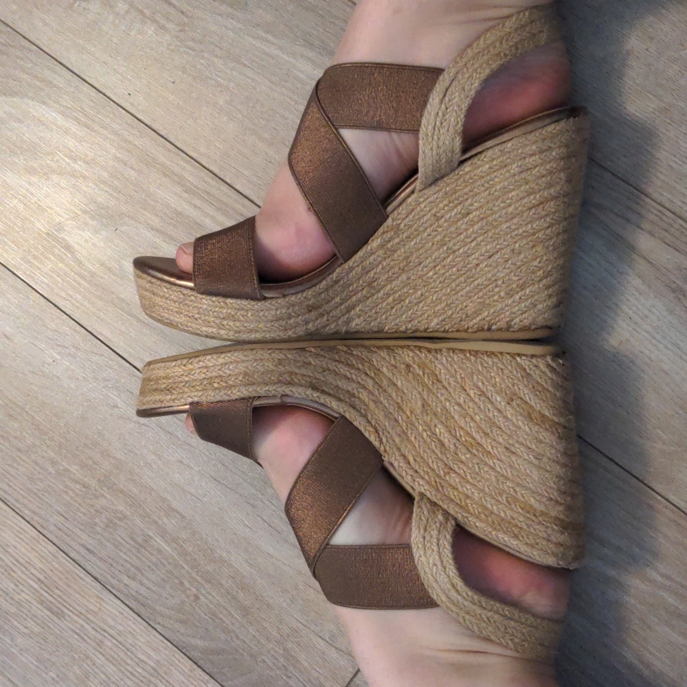 Yellow Box Elastic Wedges